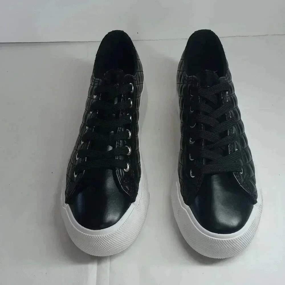 Mudd Beyley lace up platform sneaker